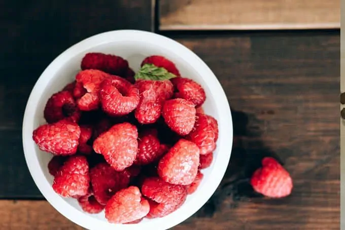 15 Common Foods with Low Glycemic Index 3 Berries