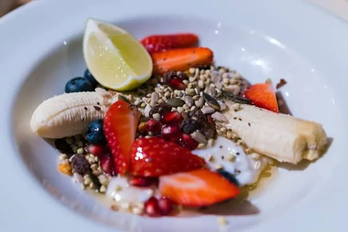 15 Common Foods with Low Glycemic Index 10 Greek yogurt