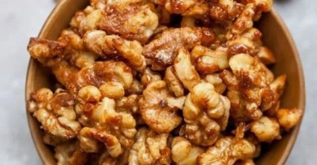 10 Best and Worst Indian Foods for PCOS Diet Plan 3 walnuts