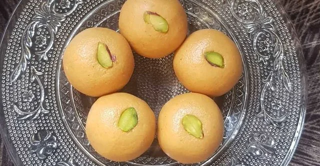 Sugar-free Besan Ladoo