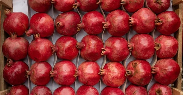 Is Pomegranate Safe for Diabetes? 12 Health Benefits 6 How-many-pomegranate-can-a-diabetic-eat-per-day