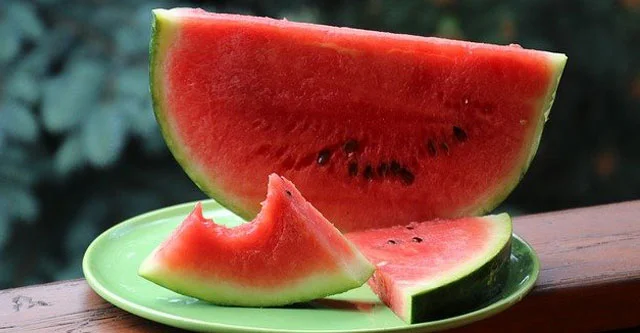 Can Diabetics Eat Watermelon? 5 Benefits & Daily Limits 2 Can Diabetics Eat Watermelon