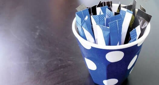 Can diabetic patients eat sugar or artificial sweetners