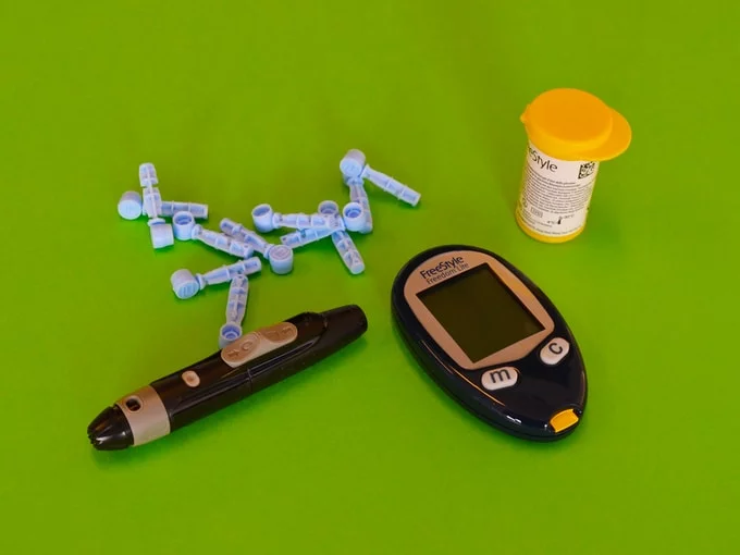 How can the diabetes tests have done at home with a lancet